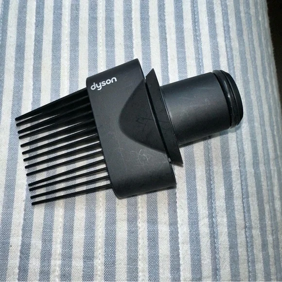 Genuine Dyson Airwrap Attachments Lot w/ Storage Pouch Smoothing Dryer Brush OEM Genuine Dyson Airwrap Attachments Lot w/ Storage Pouch  main image 2